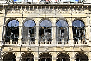 Vienna State Opera House (Staatsoper) in Vienna photo