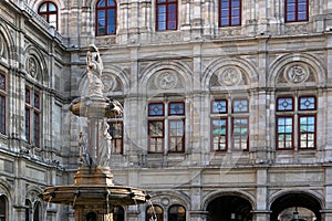 Vienna State Opera house statue and fountain