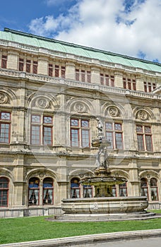 Vienna State Opera House Statues (Wiener Staatsoper) - Vienna photo