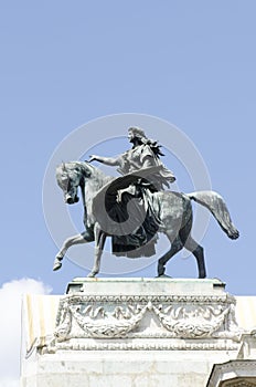 Vienna State Opera Statue