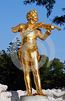 Vienna: Strauss statue