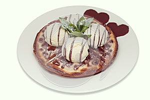 Viennese waffles with four balls of vanilla ice cream and mint