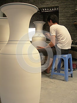 Vietnamese ceramics painter photo