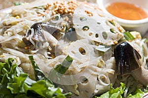 Vietnamese food bun xao