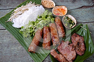 Vietnamese food, spring roll, cha gio, roast meat