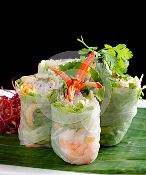 Vietnamese salad rolls with shrimps