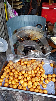 Vietnamese sesame donuts Banh Ran