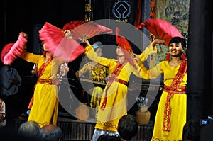 Vietnamese traditional dance in traditional clothes