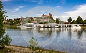 View across river Rhine to the Muensterberg hill with St. Stephansmuenster cathedral, Breisach am Rhein, Kaiserstuhl