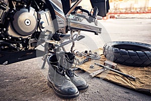 View of the back of a motorcycle with an emphasis on the chain