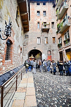 View of balcony and tourists on yard of Juliet`s house in Verona city