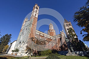 View of the Basilica of Sant\'Andrew (Sant\'Andrea) in Vercelli, Piedmont, Italy