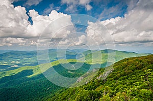 View of the Blue Ridge Mountains and Shenandoah Valley from Stony Man Mountain, in Shenandoah National Park, Virginia.