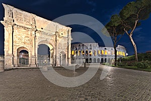 View on the Collosseum and the Arco di Costantino