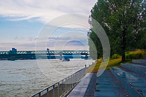 Pohľad na Dunaj v meste Bratislava