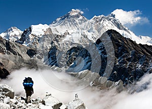 View of Everest from Gokyo with tourist on the way to Everest