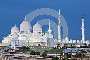 View of famous Abu Dhabi Sheikh Zayed Mosque