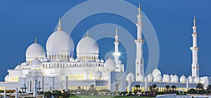 View of famous Abu Dhabi Sheikh Zayed Mosque