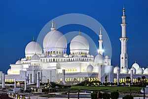 View of famous Abu Dhabi Sheikh Zayed Mosque by night