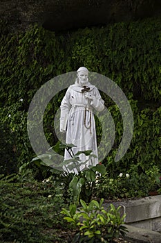a statue of francis of assisi in france