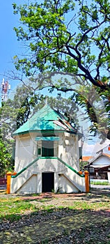 view of the guardhouse from the front