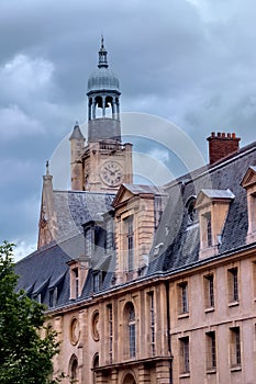 Henri-IV School and Saint-Ãâ°tienne-du-Mont church in Paris photo