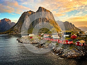 The view of houses and mountains in Reine