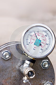 View of the hydrostatic testing and manometer (pressure gauge).