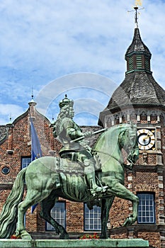 A view of the Johann Wilhelm II monument  in Dusseldorf