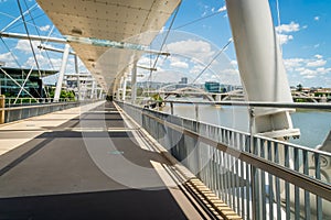 View from Kurilpa bridge in Brisbane in the summer