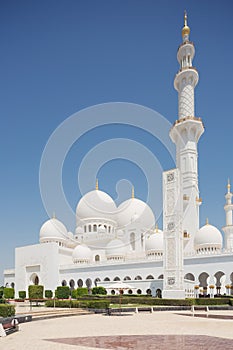 View of the left side of the Sheikh Zayed Mosque