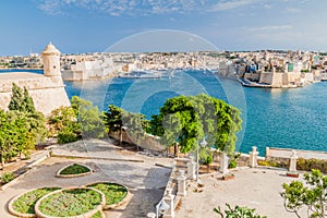 View over Grand Harbour from Herbert Ganado Gardens in Valletta, Mal photo