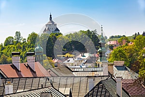 Pohled na střechy města Banská Štiavnica