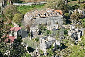 Durch einschließlich zerstört untere Kirche aus ()  verlassen gemeinde 