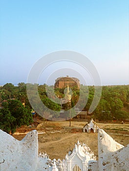 View from pagoda of Hsinbyume (Myatheindan)