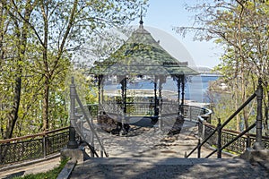 View of the pavilion in the Vladimirskaya Gorka park