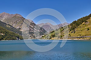 View of the Pontechianale lake