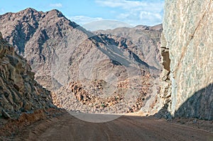 View of road C13 between Sendelingsdrift and Aussenkehr