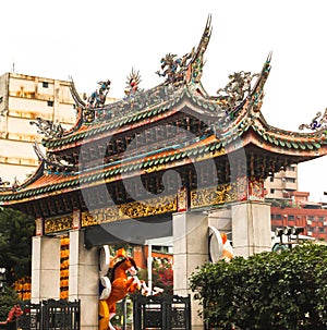 View roof in Longshan Temple in Taiwan