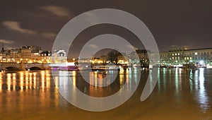 View of the Saine river, Cite island and Pont Neuf