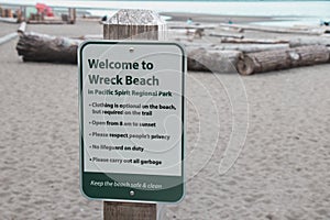 View of sign Welcome to Wreck Beach