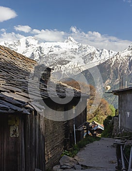 An alley in the Himalayan village of Kalpa