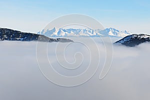 Pohled na svah a mlhu v Jasné Nízké Tatry