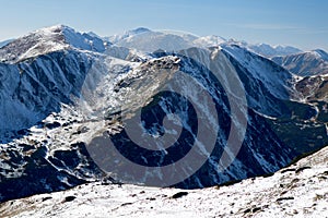 Pohľad na zasnežené hrebene Západných Tatier, Západné Karpaty, Slovensko