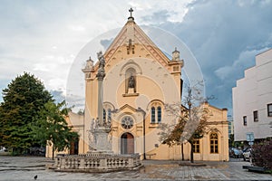 Kapucínsky kostol sv. Štefana v centre Bratislavy, hlavnom meste Slovenska, mestská krajina