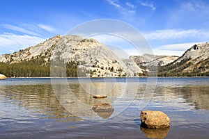 A view of Tenaya Lake in Yosemite national park