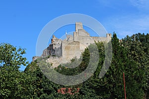 Pohled na hrad Beckov