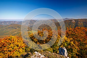 Pohled z vrcholu kopce Vapec ve Strážovských horách