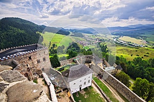 Pohled z věže hradu Stará Lubovna směrem na Chmelnici