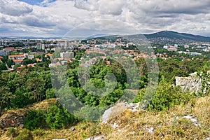 Pohled na město z vrcholu nitranské Kalvárie